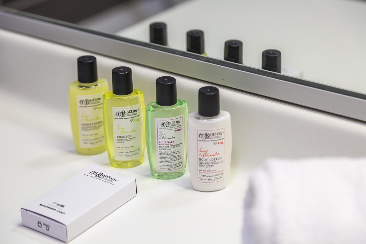 Anantara Plaza Nice Hotel - A Leading Hotel Of The World Ngoại thất bức ảnh A selection of toiletries